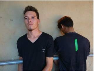 Foram presos um jovem de 20 anos e um adolescente. (Foto:  Osvaldo Duarte)