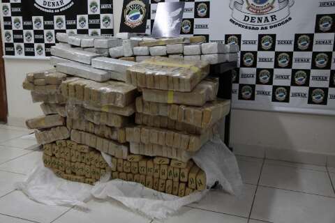 Homem &eacute; preso com 276 quilos de maconha que guardava em casa 