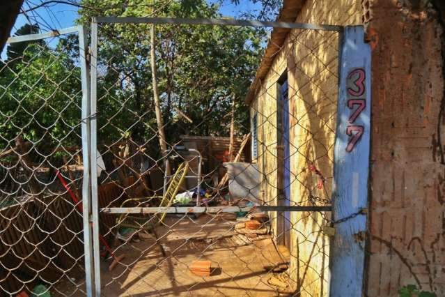 Crian&ccedil;a de 8 anos dormia em quarto enquanto casal matava homem