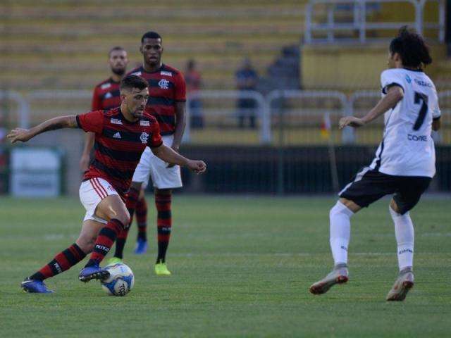 Resende sai na frente, mas Flamengo alcan&ccedil;a empate com gola&ccedil;o de Dourado