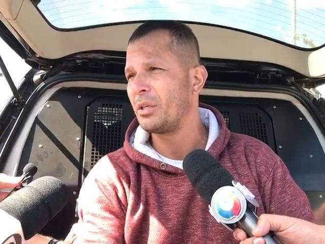 Preso por feminic&iacute;dio, pintor aparece morto 24h ap&oacute;s chegar em delegacia