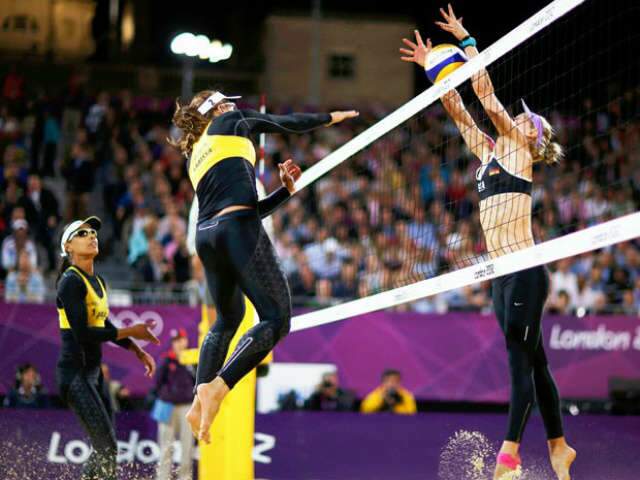  Juliana e Larissa vencem alem&atilde;s e chegam &agrave;s semifinais do v&ocirc;lei de praia