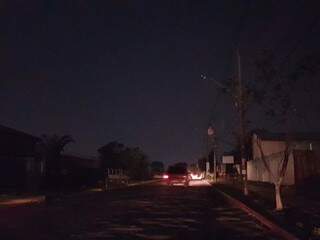 Início da avenida Três Barras, no Jardim Alegre está completamente sem energia (Foto: Direto das Ruas)