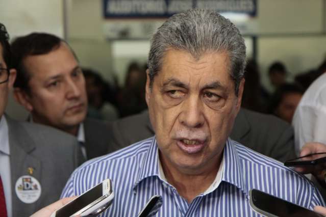 Andr&eacute; diz que &eacute; de sua responsabilidade obras das 11 rodovias estaduais