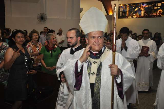 Dom Dimas faz 25 anos com o desafio de reestruturar igreja na Capital