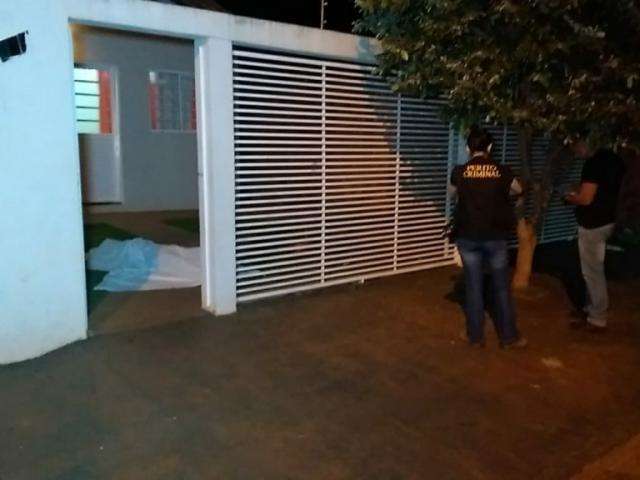 Ao atender chamado de pistoleiro homem &eacute; morto a tiros em sua resid&ecirc;ncia