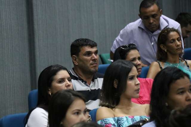 &ldquo;Dor continua como se fosse agora&rdquo;, diz pai de jovem morta a tesouradas