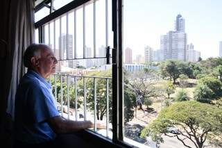 Da janela, morador via apenas 3 prédios na Afonso Pena. Foto: Cleber Gellio