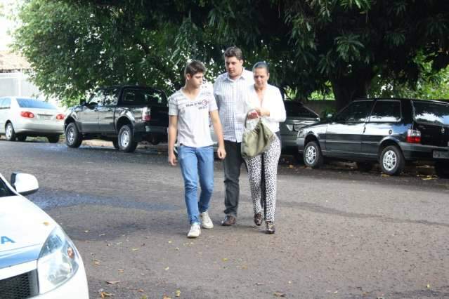 &quot;N&atilde;o se pode mais confiar na Justi&ccedil;a do Brasil&quot;, diz pai de jovem agredida