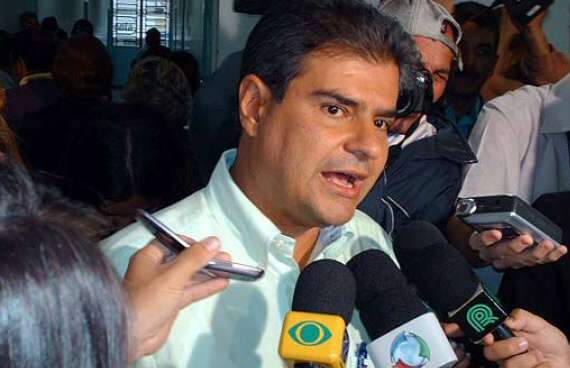  Prefeito diz que usou crit&eacute;rios t&eacute;cnicos e n&atilde;o pol&iacute;ticos para manter secret&aacute;rios