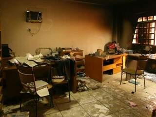 Bando incendiou projeto de arquitetas em escrit&oacute;rio invadido no Amamba&iacute;