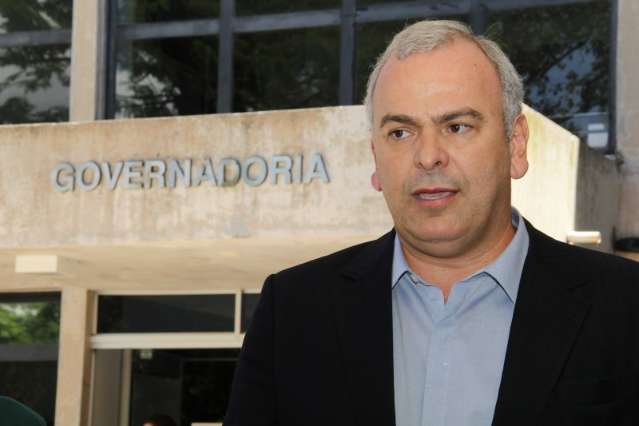 Deputado de MG visita Azambuja e pede apoio para elei&ccedil;&atilde;o na C&acirc;mara
