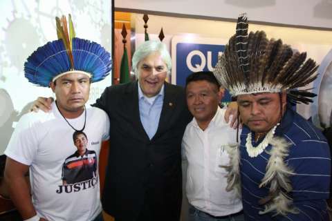Cacique lembra morte de Oziel e reclama da saúde indígena a ministro