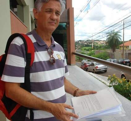  &ldquo;Guerra&rdquo; no curso de Hist&oacute;ria da UFMS p&otilde;e em risco 4 mil livros raros