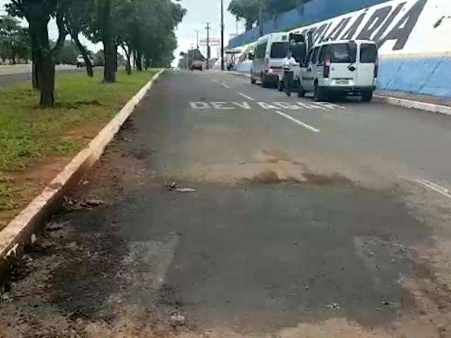 Buraco que provocou acidente com morte &eacute; tapado na Gury Marques