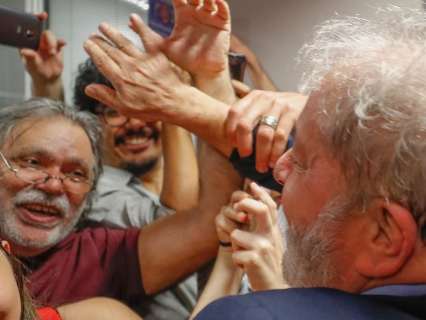 Defesa de Lula vai ao STJ para tentar manter ex-presidente livre