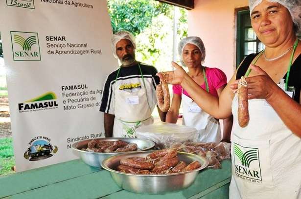 Produ&ccedil;&atilde;o de embutidos e defumados su&iacute;nos aumenta renda de fam&iacute;lias