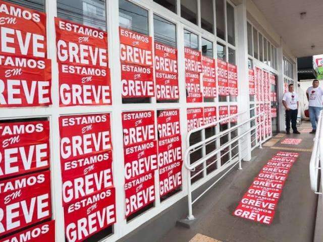 Ap&oacute;s dois dias, negocia&ccedil;&atilde;o &#039;trava&#039; e greve dos banc&aacute;rios continua