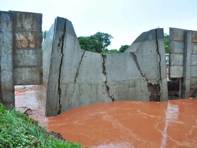  Obra em barragem rompida no S&oacute;ter vai levar at&eacute; 4meses, se n&atilde;o chover