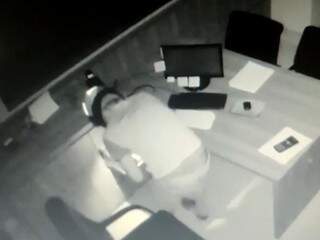 Especialista em invadir lojas com portas de vidro &eacute; preso ap&oacute;s 5 furtos em 1 ano
