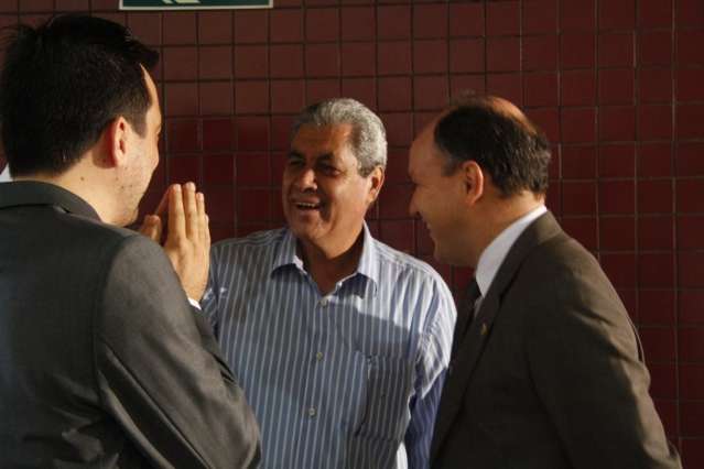 Andr&eacute; diz que n&atilde;o ser&aacute; mais candidato e vai atuar nos bastidores