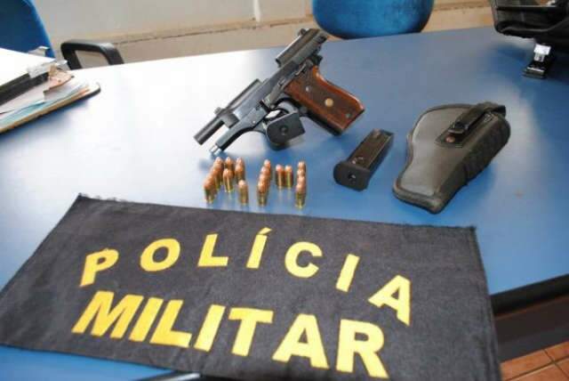  Dois menores s&atilde;o flagrados com pistola em Nova Andradina