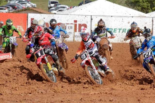 Organiza&ccedil;&atilde;o espera 5 mil pessoas no 1&ordm; dia do Brasileiro de motocross
