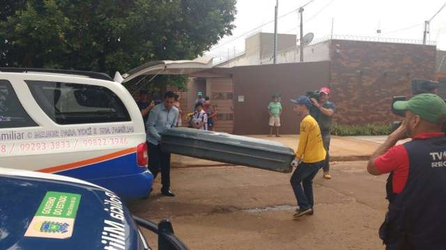 Pol&iacute;cia aguarda laudos e imagens para desvendar morte de idoso 