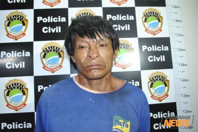 &Iacute;ndio &eacute; preso acusado de matar policial aposentado a golpes de fac&atilde;o e flechas