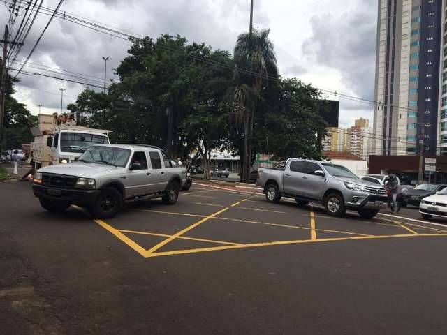 Afonso Pena tem mais um dia de caos no tr&acirc;nsito com sem&aacute;foros desligados 