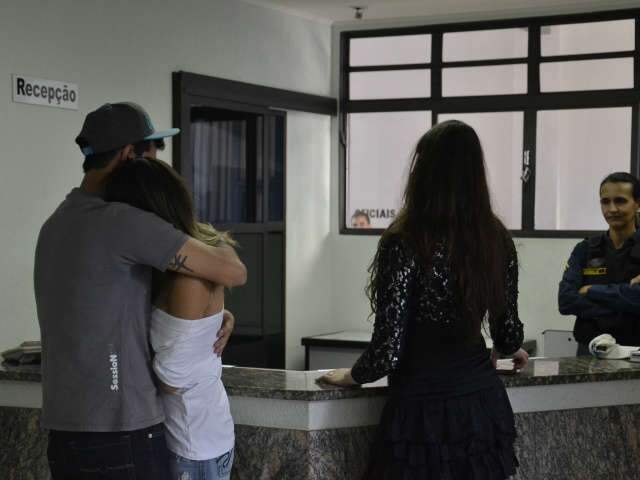  Sem CNH, adolescente de 18 anos &eacute; flagrada dirigindo b&ecirc;bada e vai presa