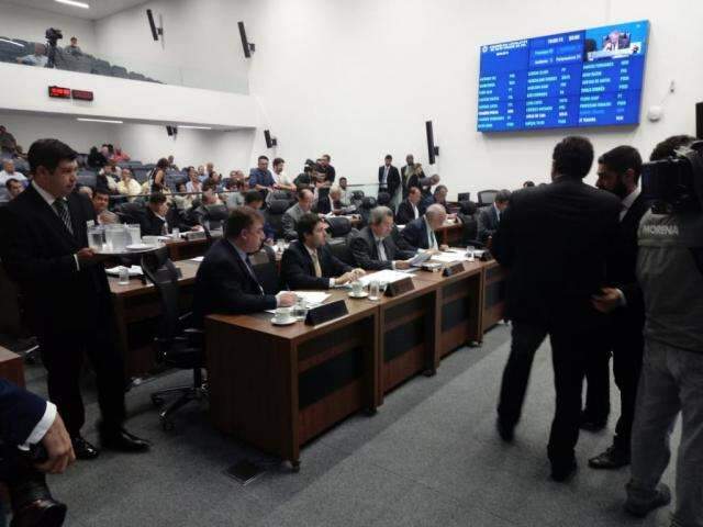 Assembleia aprova prorroga&ccedil;&atilde;o do abono e sal&aacute;rio ser&aacute; depositado sexta