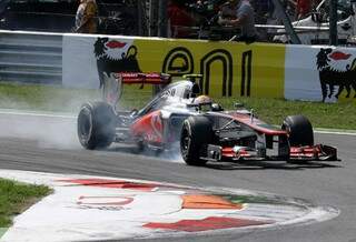 Hamilton largou na pole, manteve a liderança durante boa parte da corrida e acabou vencendo. (Foto: AFP)