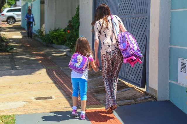 Aulas come&ccedil;aram hoje em 60% das escolas particulares de Campo Grande
