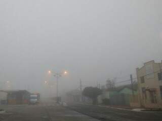 Capital amanheceu com forte neblina neste domingo (4) (Foto: Marcos Ermínio)