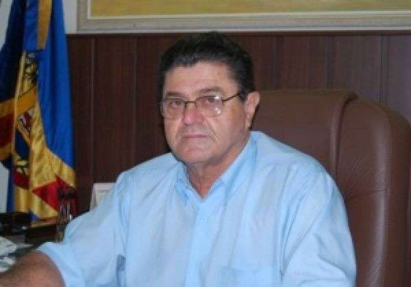 Ex-prefeito devolve dinheiro de seguro, mas a&ccedil;&atilde;o por improbidade continua