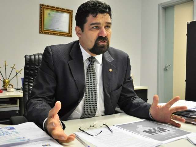 Lei Harfouche e projeto alternativo ficam para o segundo semestre