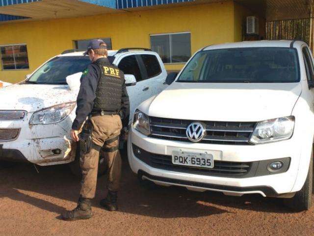 PRF persegue arrastadores, prende um e recupera caminhonetes roubadas