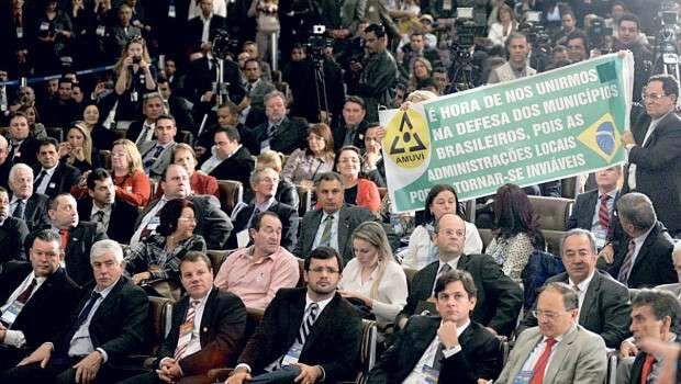 Defendendo FPM maior, 30 prefeitos de MS participam da marcha a Bras&iacute;lia