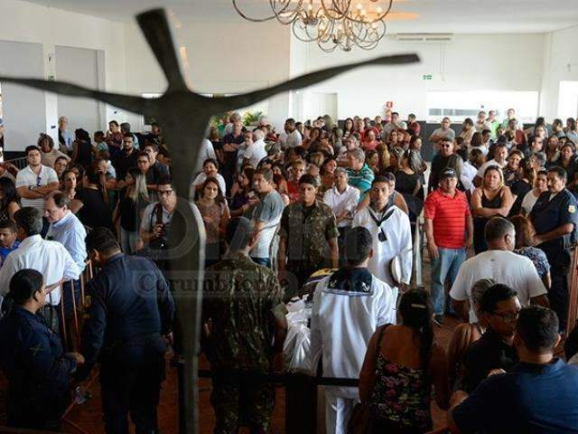 Nossa miss&atilde;o &eacute; entregar legado que Ruiter sonhou, diz Azambuja