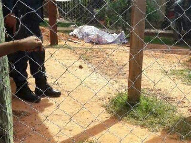 Pistoleiros executam com v&aacute;rios tiros pai e filho em cidade paraguaia