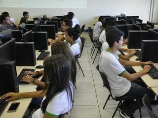 Estudantes do IFMS durante aula no campus de Dourados (Foto: IFMS/Divulgação)