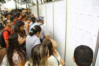 Último evento com oferta de empregos na Praça Ary Colelho foi promovido pela ACICG e recebeu mais de 8 mil pessoas (Foto: Marcos Ermínio)