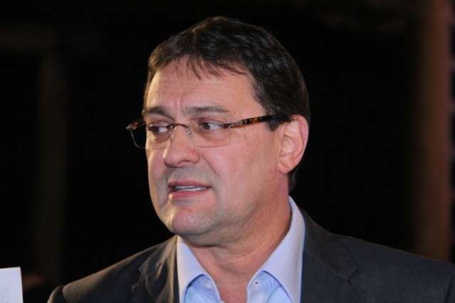 Pr&eacute;-candidato vai buscar alian&ccedil;as e apoio do PMDB, diz deputado
