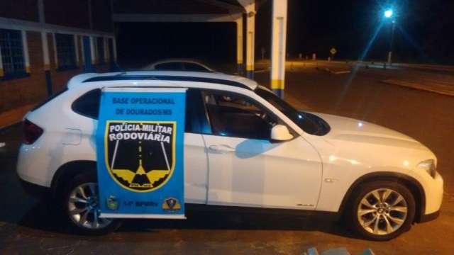 Jovem &eacute; preso com meia tonelada de maconha em BMW roubada no PR