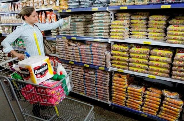 Mais uma vez puxada pelo feij&atilde;o, cesta b&aacute;sica sobe 2,3% em junho