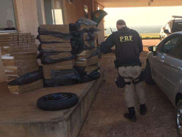 Ap&oacute;s persegui&ccedil;&atilde;o por 30 km, casal &eacute; pego com 412 quilos de maconha