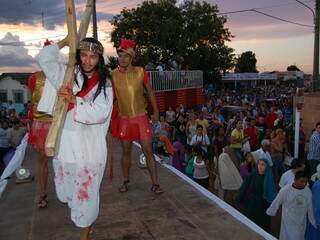 Encenação da Paixão de Cristo no ano passado nas Moreninhas (Foto: Simão Nogueira)