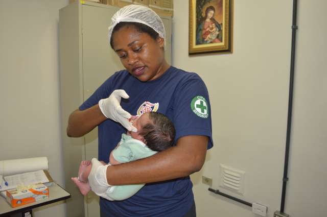 Dicas ainda dentro do hospital ajudam m&atilde;es a terem uma amamenta&ccedil;&atilde;o bem sucedida