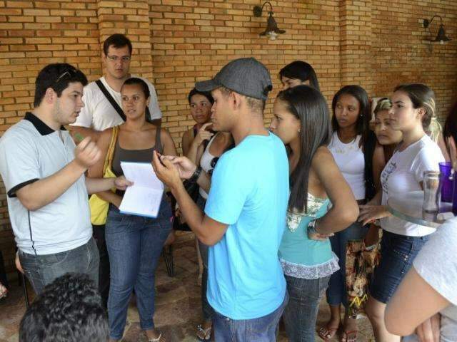 Servi&ccedil;o oferece consulta de empresas de formatura para evitar golpes